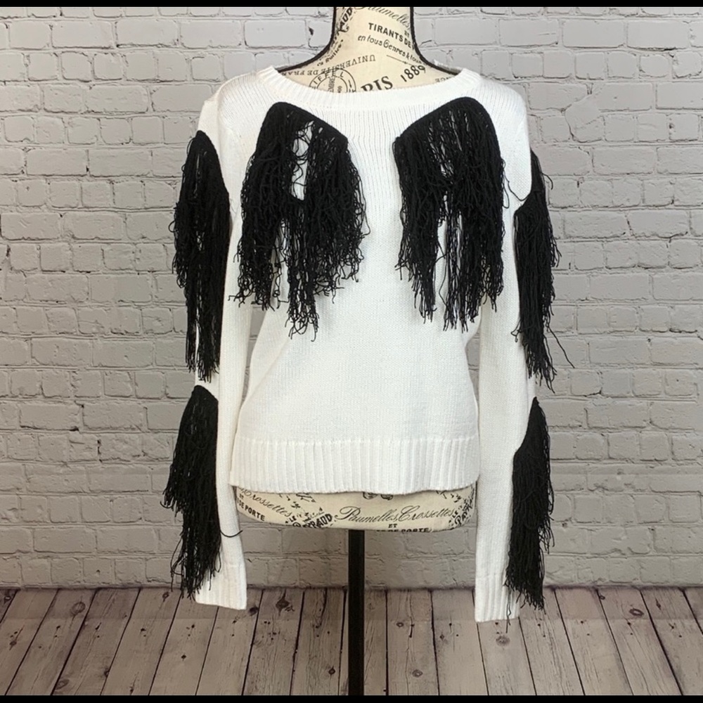 White sweater with black fringes NY&C